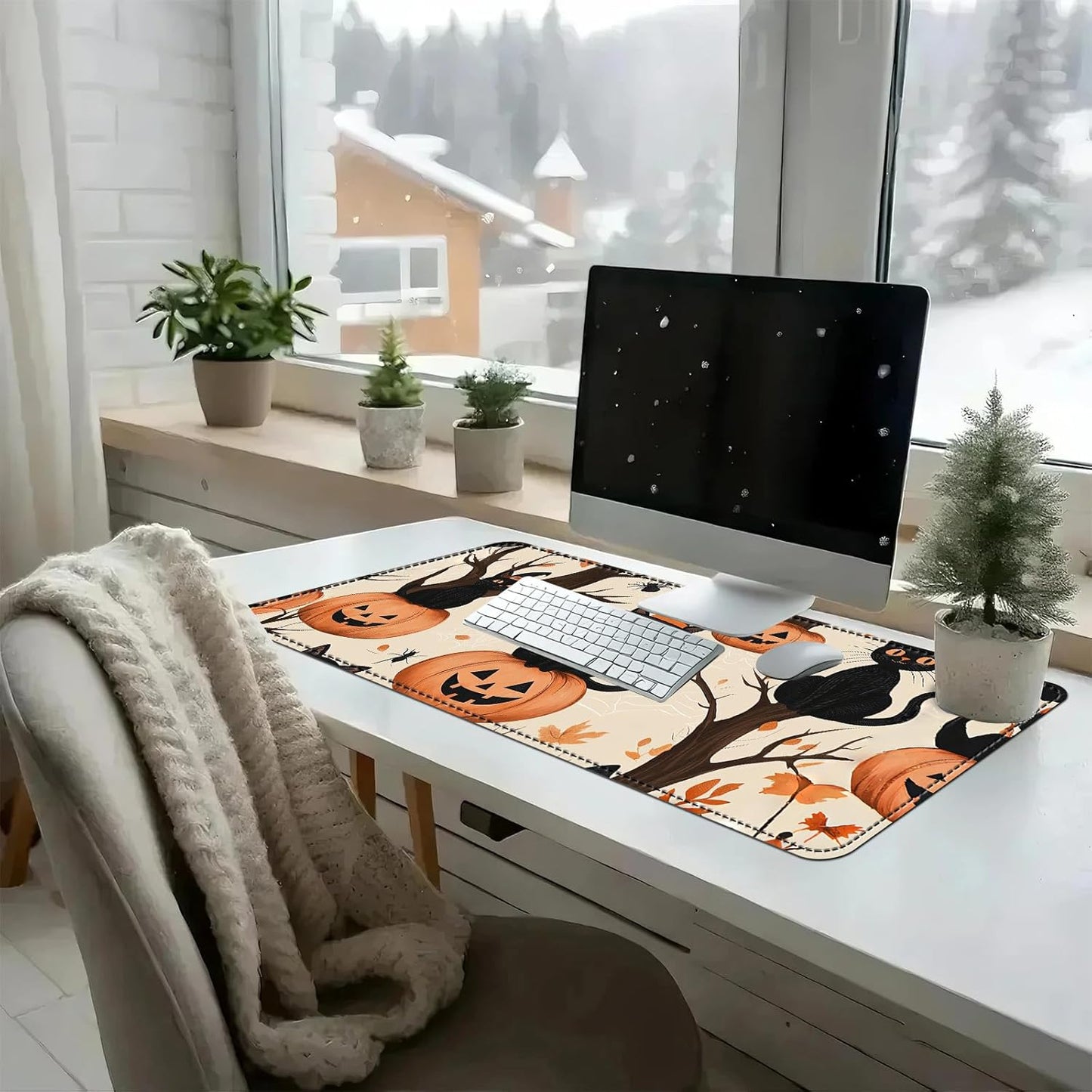 Heated Mouse Pad with 3 Temperature Settings(104°F–122°F),Large 31.5x13 Inch PU Leather Heated Desk Mat,Waterproof Warming Pad for Office,Gaming & Cold Hands Relief,Black Cats Pumpkins