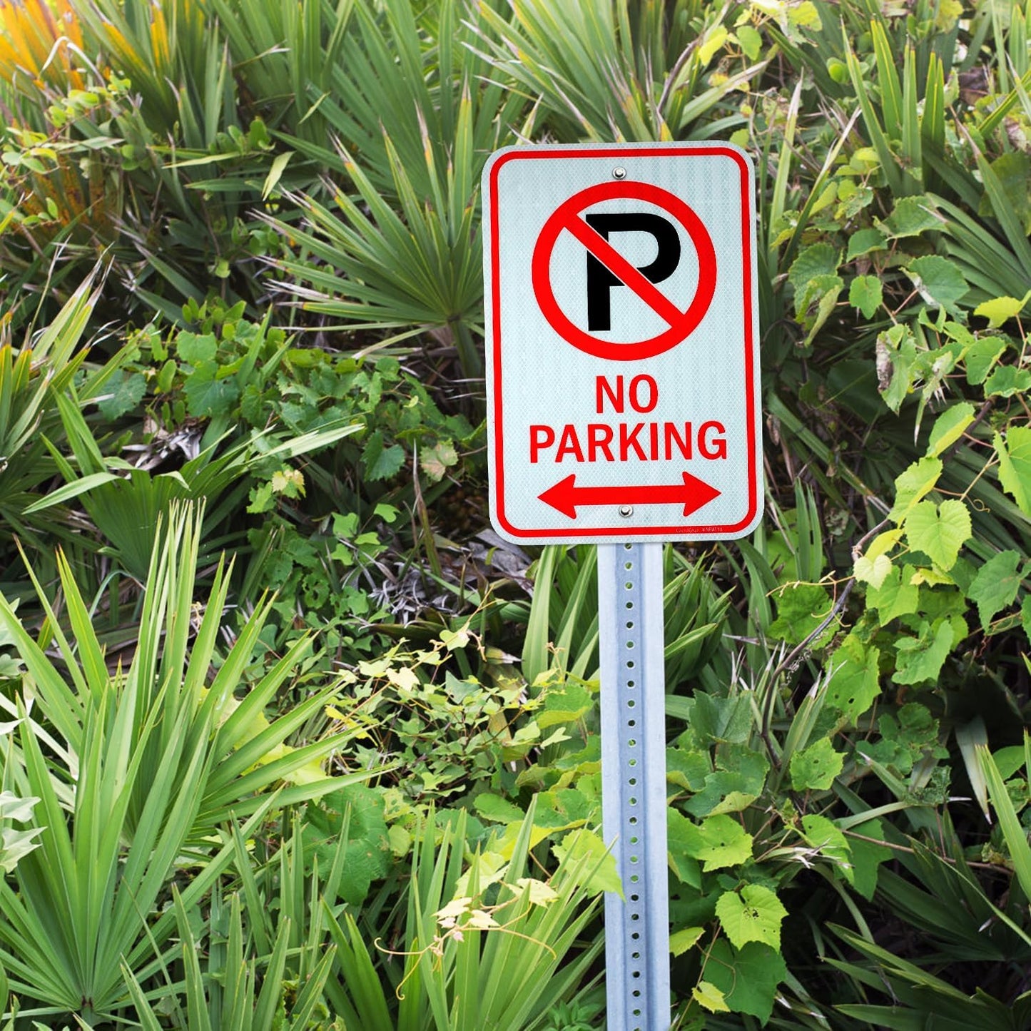 GicnKeuz Large No Parking Sign With Symbol With Arrows, 18x12 Inches No Parking Sign, Engineer Grade Reflective Aluminum, Fade Resistant/Waterproof, Indoor or Outdoor Use (2-Pack)