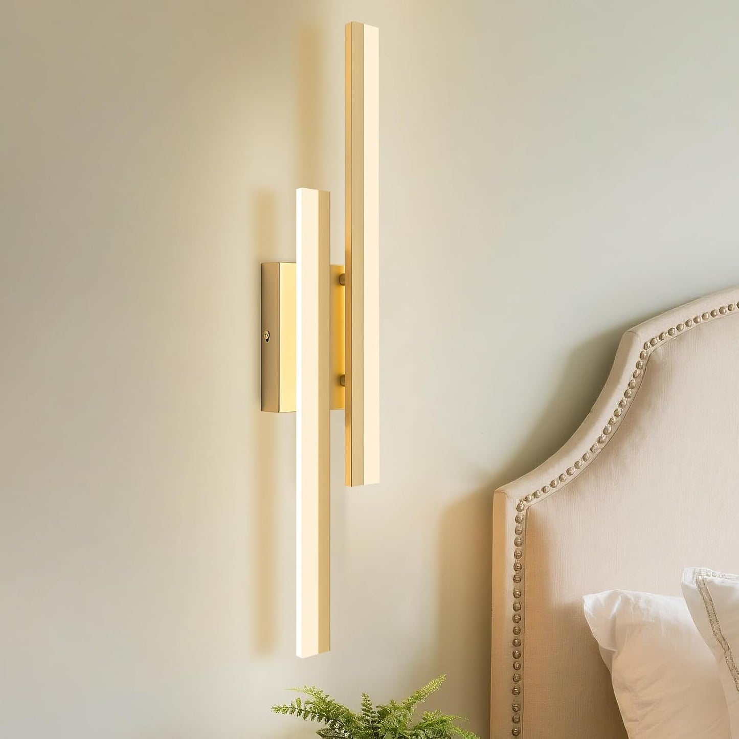 LED Wall Sconce Gold Modern Remote Wall Light Fixtures for Living Room, Dimmable LED Vanity Light Indoor Remote Wall Sconce for Bedside Bedroom Bathroom Dining Room, 23.6inch 1 Pack