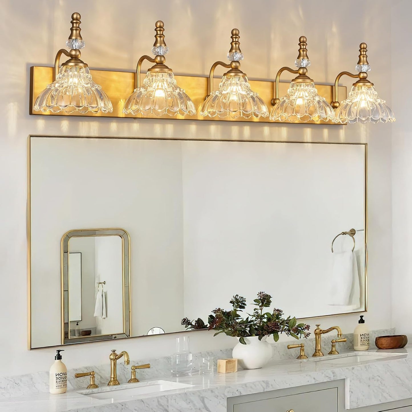 Vintage Bathroom Vanity Light, 5-Light Brass Vanity Lighting Fixture with Flower Glass Shade, Bathroom Lighting Fixtures Over Mirror