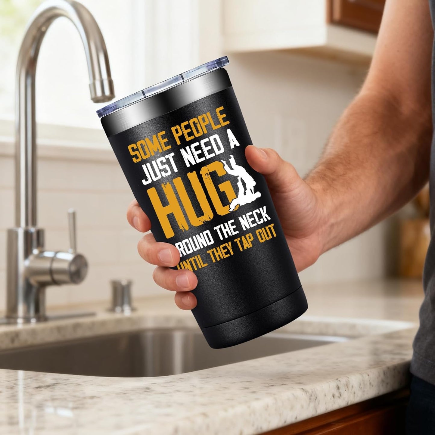 SpenMeta Christmas Jiu Jitsu Gifts for Men - Jiu Jitsu Gifts for Jiu-Jitsu Lovers, Husband, Boyfriend, Dad - 20oz Some People Just Need a Hug Around The Neck Until They Tap Out Tumbler Cup