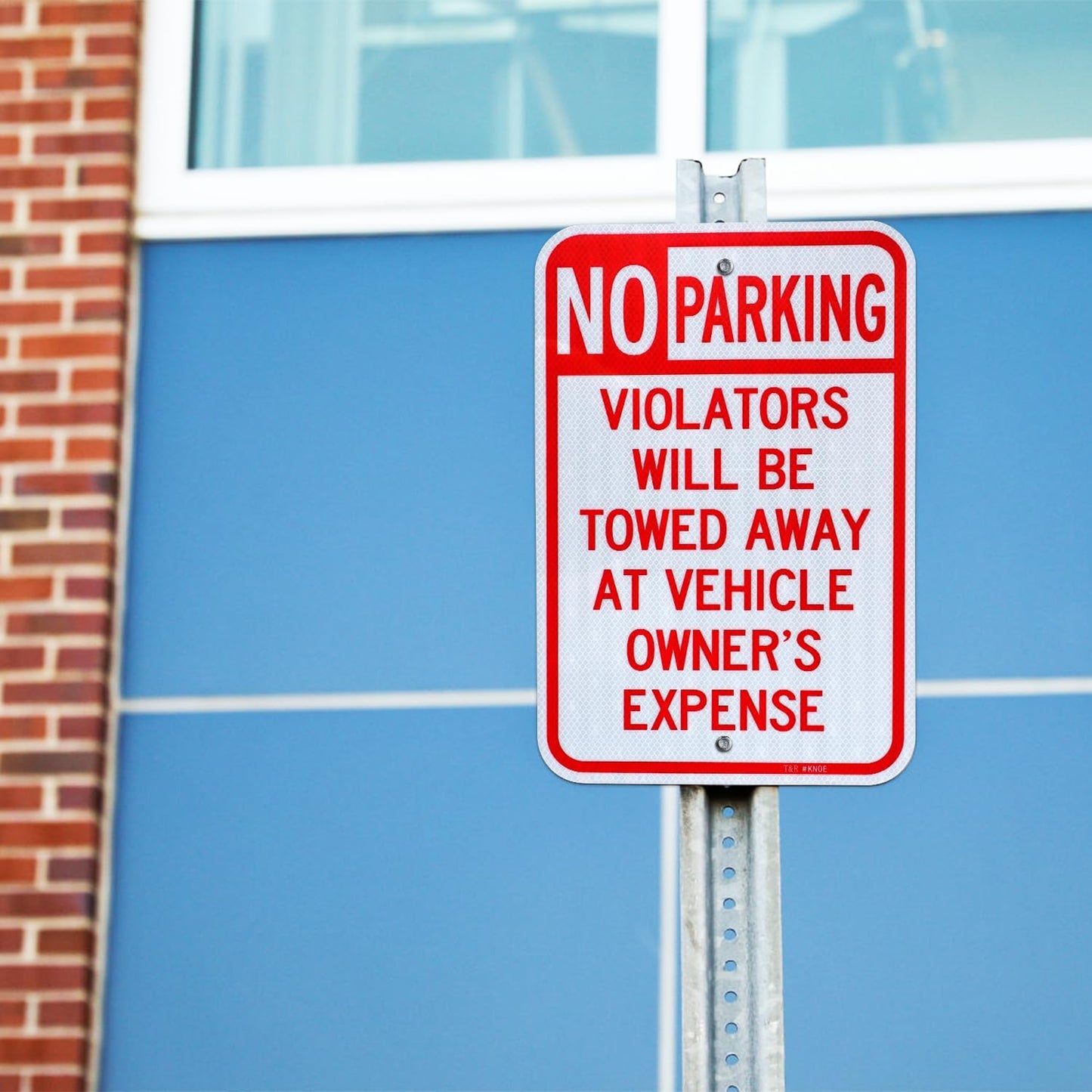T&R (4 Pack) Large No Parking Sign, Violators Will Be Towed Away at Vehicle Owner's Expense Sign, 18" x 12" Engineer Grade Reflective Sheeting, Rust Free Aluminum, Weather Resistant, Waterproof, Fade Resistant, 2 Pre-drilled Holes