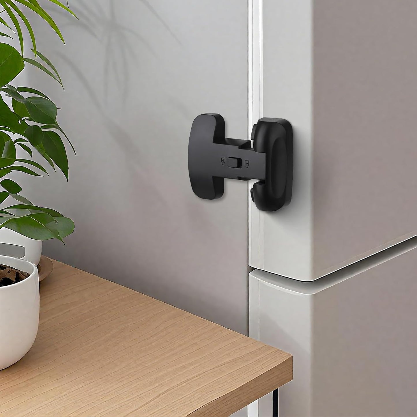 YCT Baby Proof Fridge Lock, Refrigerator Fridge Freezer Door Latch to Keep Closed, Automatically Lock While Closing The Door, Easy to Install (Grey 2PCS)