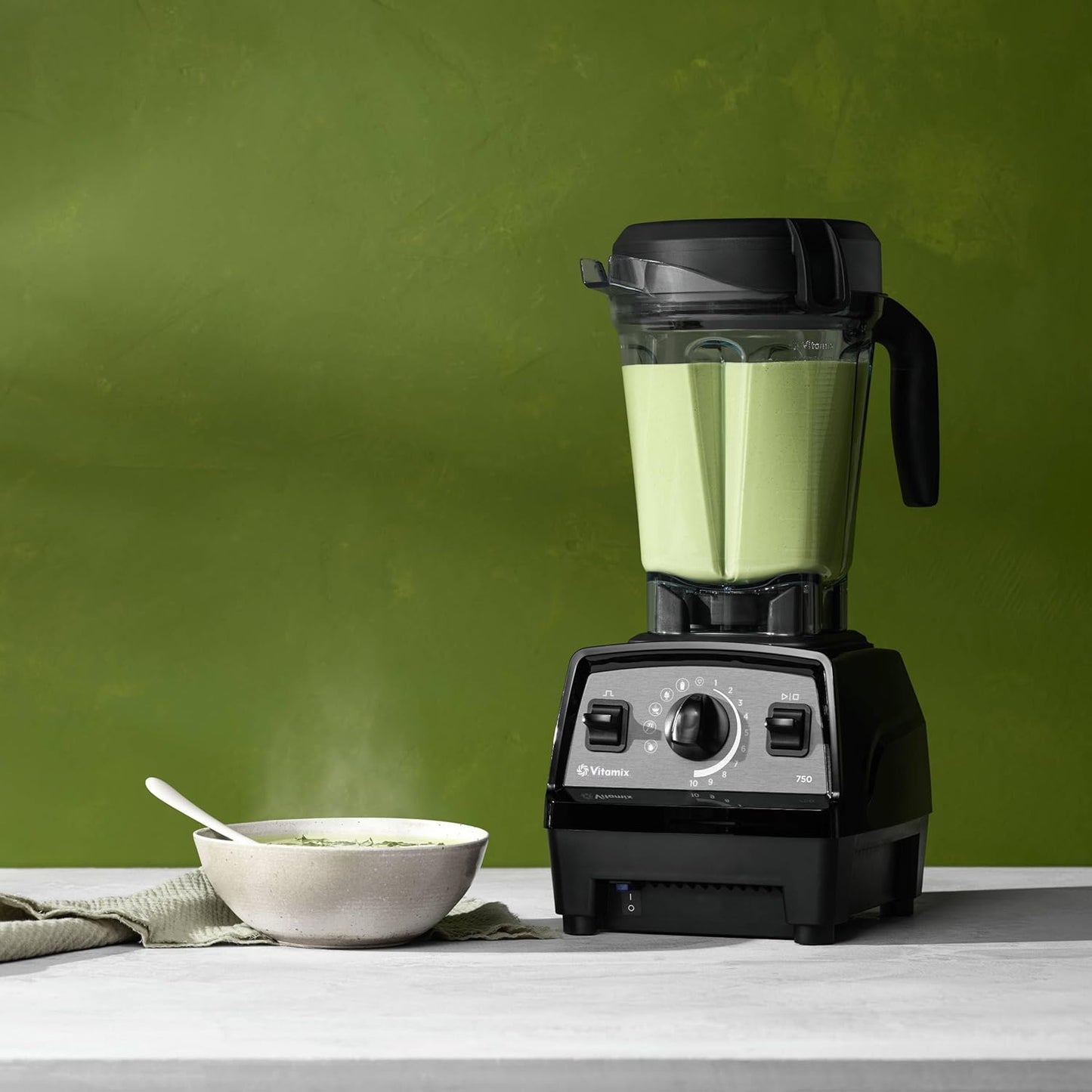 Vitamix Propel Series 750 Blender with Four Blending Programs, Self-Cleaning Program, Professional-Grade Blender for Smoothies, Soups and More, Stainless-Steel Blades, 64 Oz Container, Red