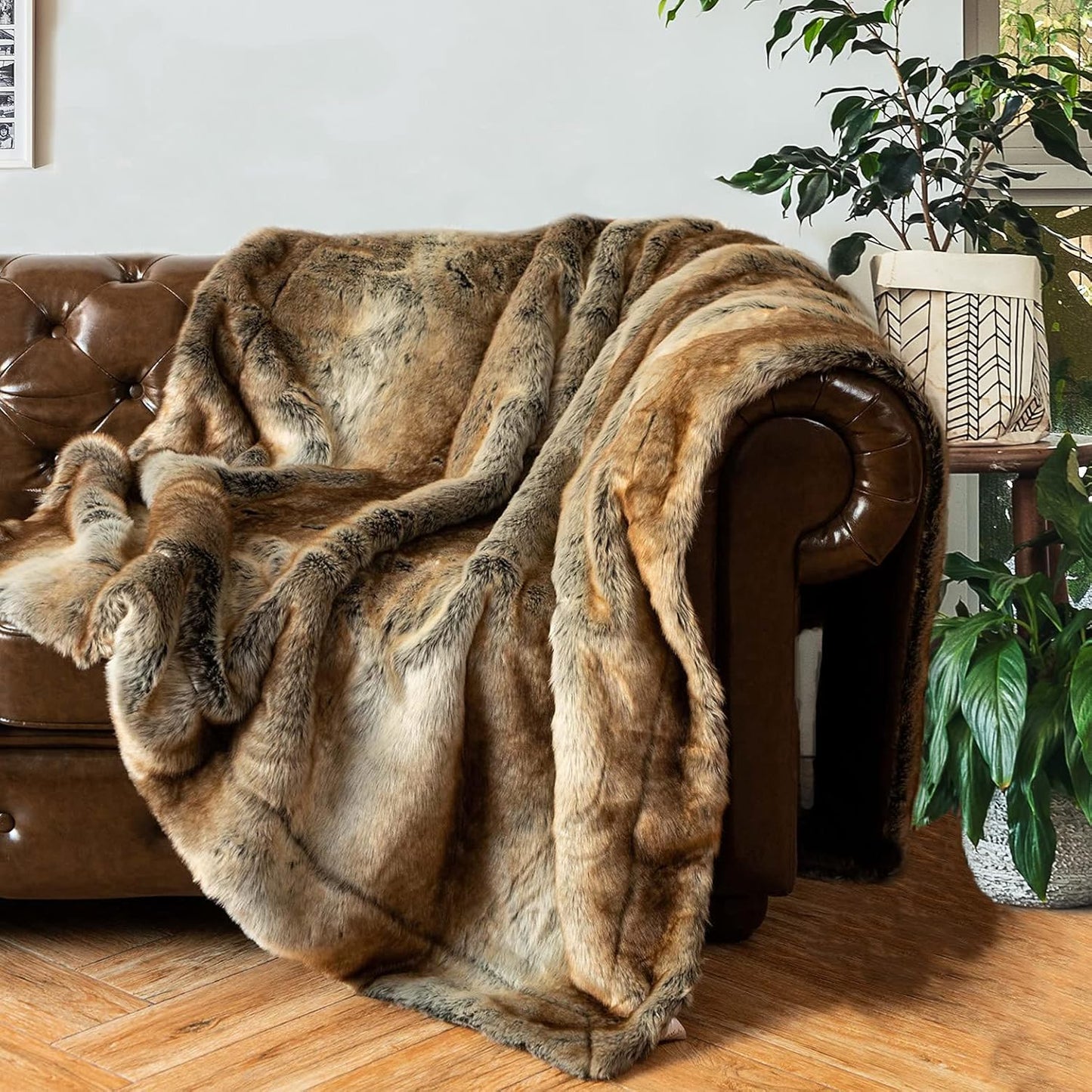 BATTILO HOME Large Brown Faux Fur Throw Blanket for Bed, Fall Fur Blanket and Throws, 60 x 80 Inches Super Soft Fuzzy Thick Warm Blankets for Couch, Reversible to Plush Velvet