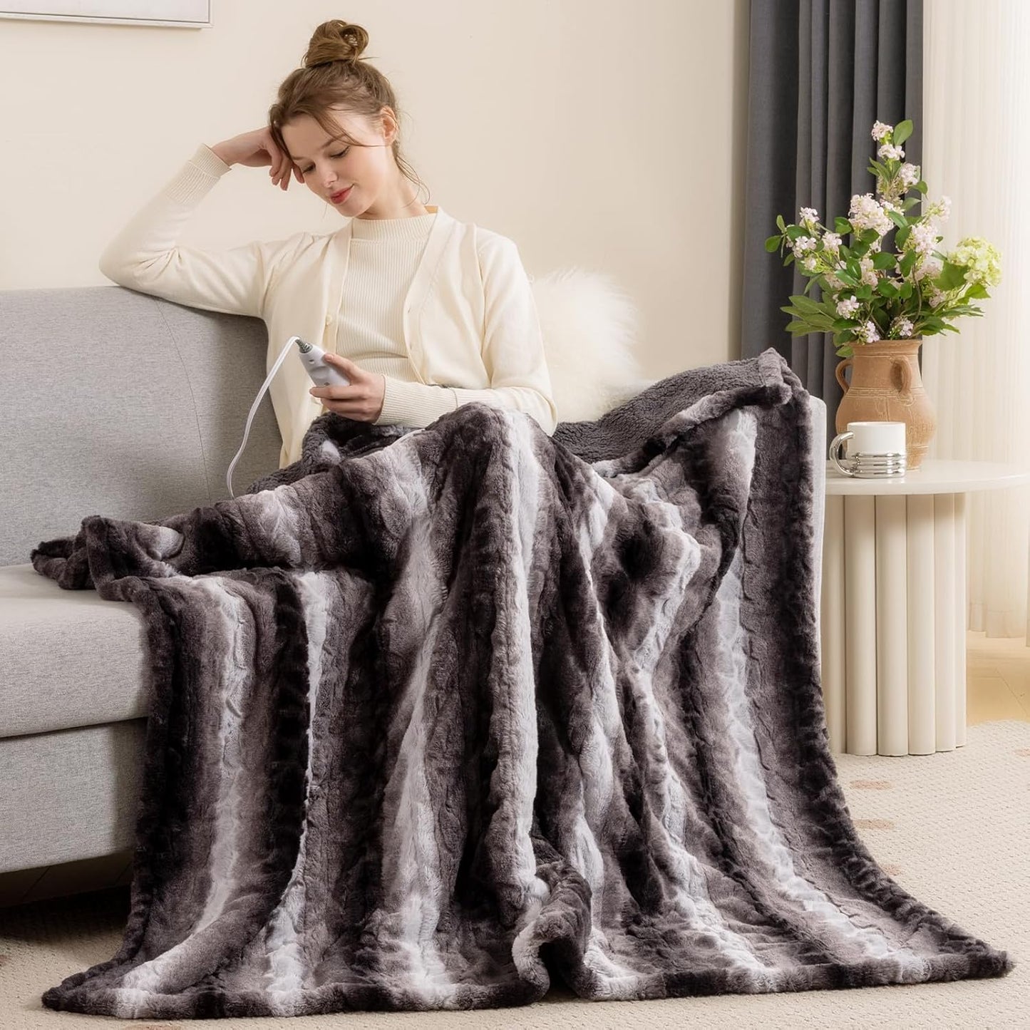 Bearhug Heated Blanket 6 Heat Settings Electric Blanket, 4-Hour Auto Shut-Off, Luxurious Faux Fur & Sherpa Dual-Sided Heated Throw, Machine Washable, 50 x 60 Inches, Gift-Ready Elegant Packaging