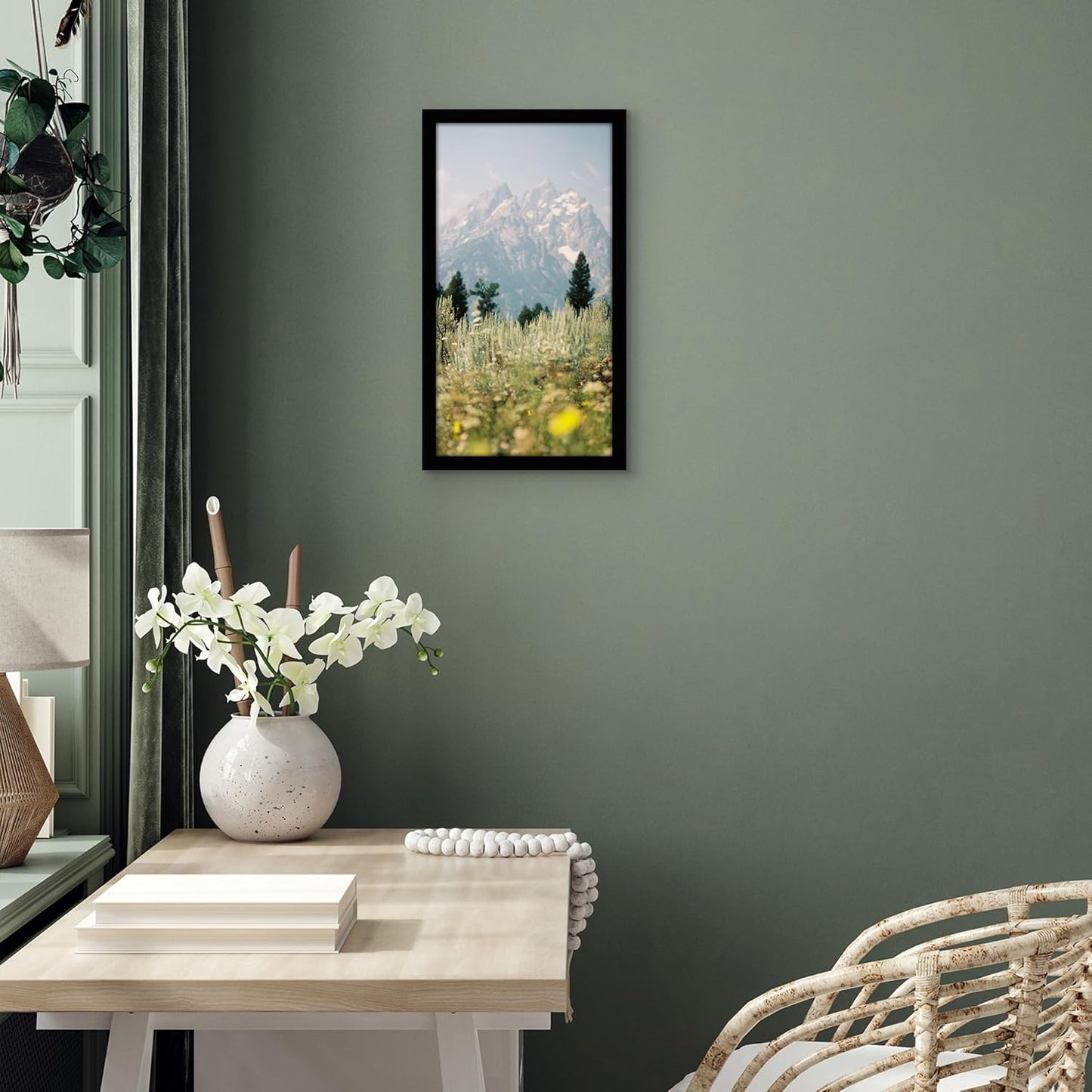 Americanflat 9x17 Picture Frame with Shatter-Resistant Glass - Signature Collection - Gallery-Style Frames Made of Engineered Wood - Photo Frame for Wall Display - Black