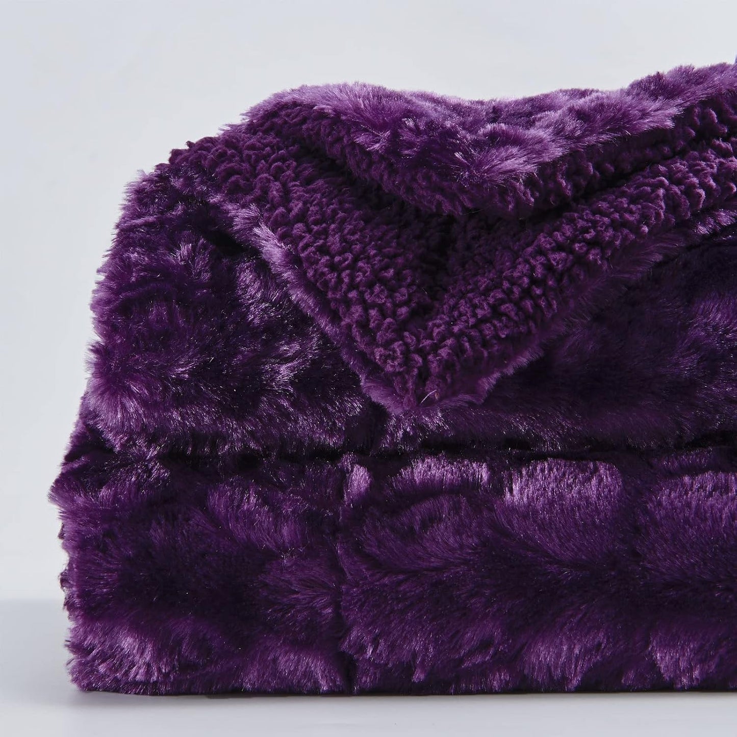 NEWCOSPLAY Super Soft Faux Fur Blanket Twin Size Dark Purple Sherpa Fuzzy Plush Warm Blanket for Sofa Bed (Dark Purple, Twin(60"x80"))